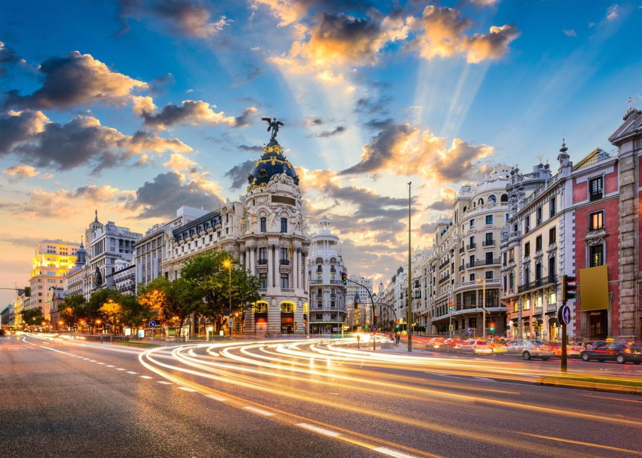 La Reina De Gran Via - Parking Tph Bed & Breakfast Madrid Eksteriør bilde